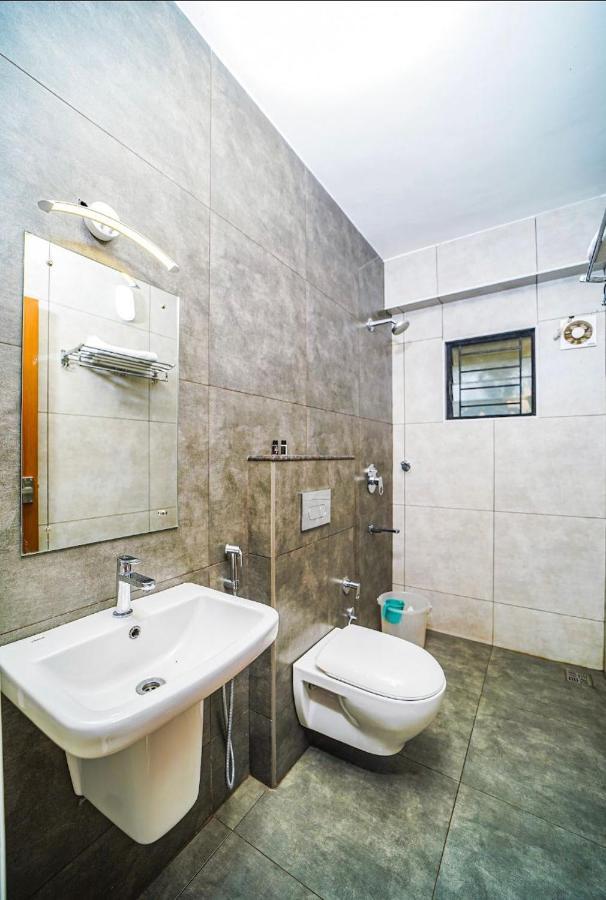 Hotel Nujoom Rooms & Apartments Kochi Екстериор снимка