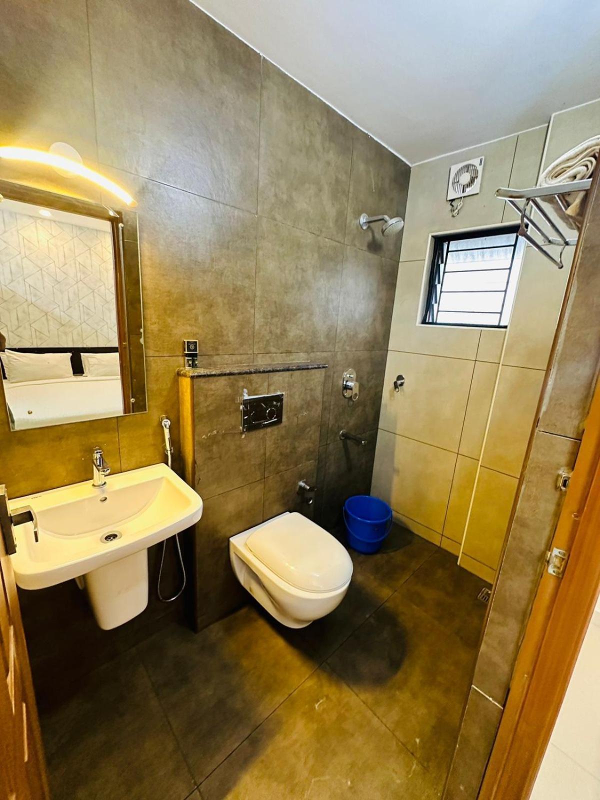 Hotel Nujoom Rooms & Apartments Kochi Екстериор снимка