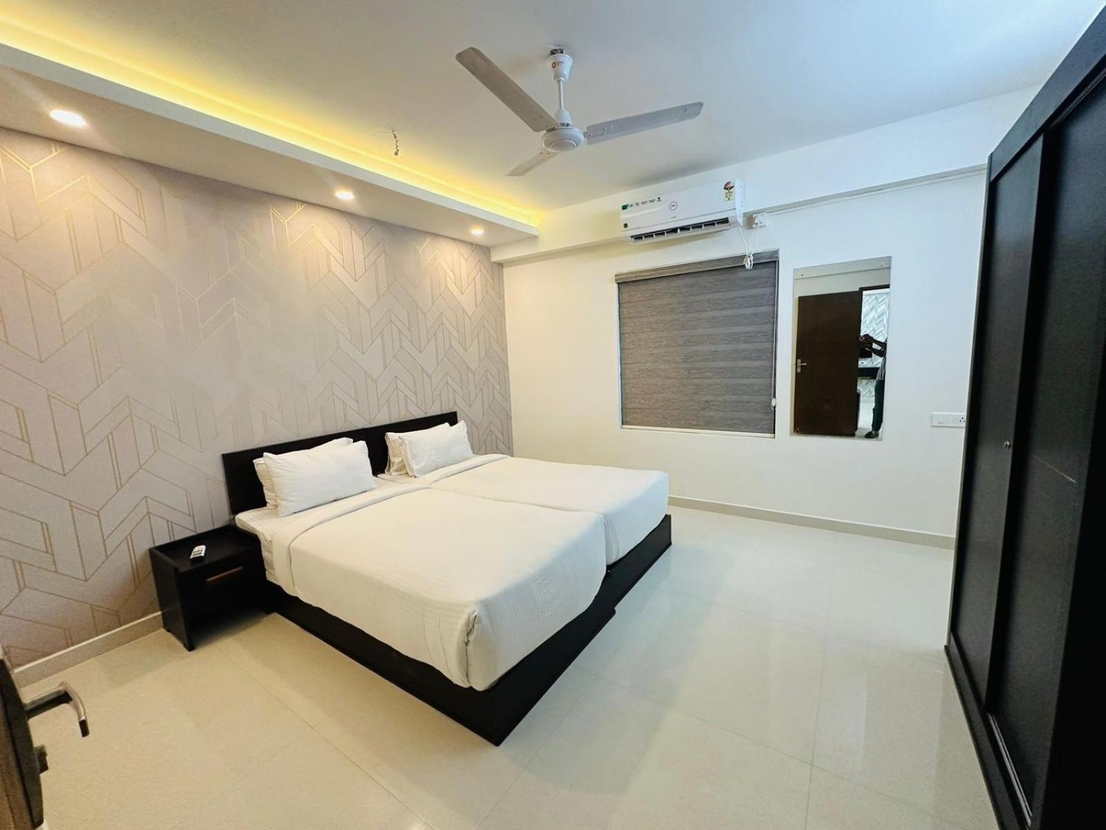 Hotel Nujoom Rooms & Apartments Kochi Екстериор снимка